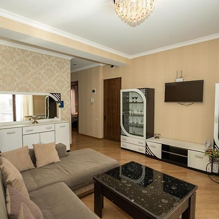 Brand New Apartment With Terrace Tbilisi Exterior foto